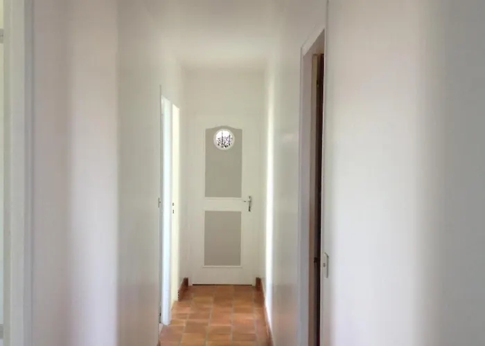 Hébergement de vacances Maison Familiale Proche Avec Jardin Et Parking à - Fr-1-357-32 *