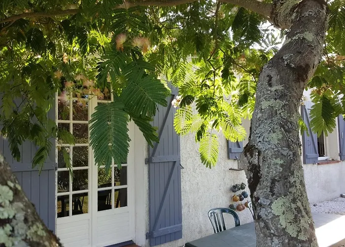 Maison Familiale Proche Avec Jardin Et Parking à - Fr-1-357-32 Hébergement de vacances *