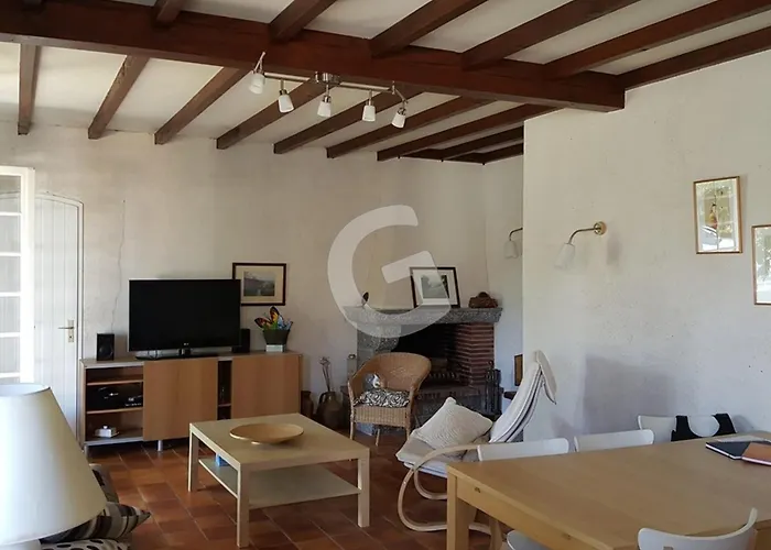 Maison Familiale Proche Avec Jardin Et Parking à - Fr-1-357-32 Hébergement de vacances *